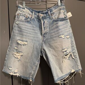 NWT GAP Bermuda shorts - Size 6